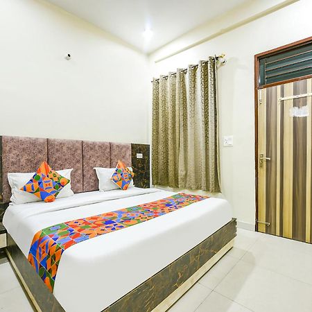 Fabexpress Galaxy Hotell Nayagaon Exteriör bild