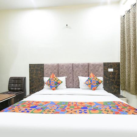 Fabexpress Galaxy Hotell Nayagaon Exteriör bild